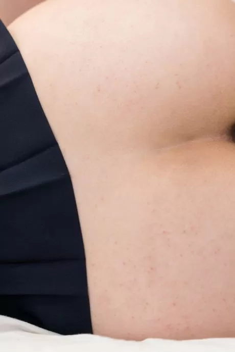 Пышная японская школьница занимается болезненным анальным сексом со своим похотливым учителем