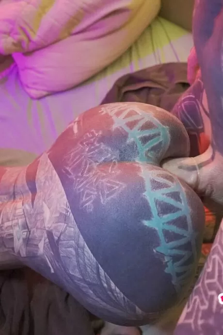 Модификаторы тела Лили Лу, Анускацц и Николаз занимаются анальным сексом